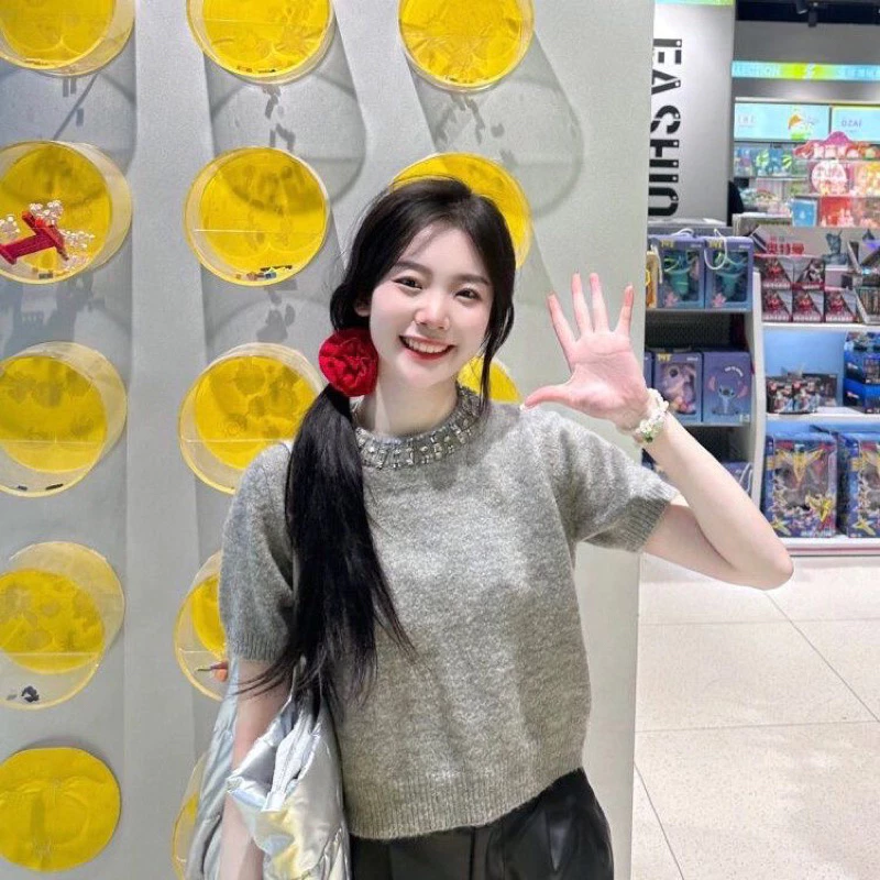𝑶𝒏𝒊.𝒔𝒉𝒐𝒑_(SẴN GIAO LUÔN) Áo Len Xám Nữ Cổ Đá Mẫu Mới