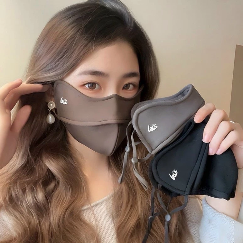 【Hwa】Khẩu Trang 5D Logo Vải Kháng Khuẩn Dày 3 Lớp Chống Nắng Chống Tia UV Giữ Ấm Điều Chỉnh Đước Dây Đeo Chưa có đánh gi