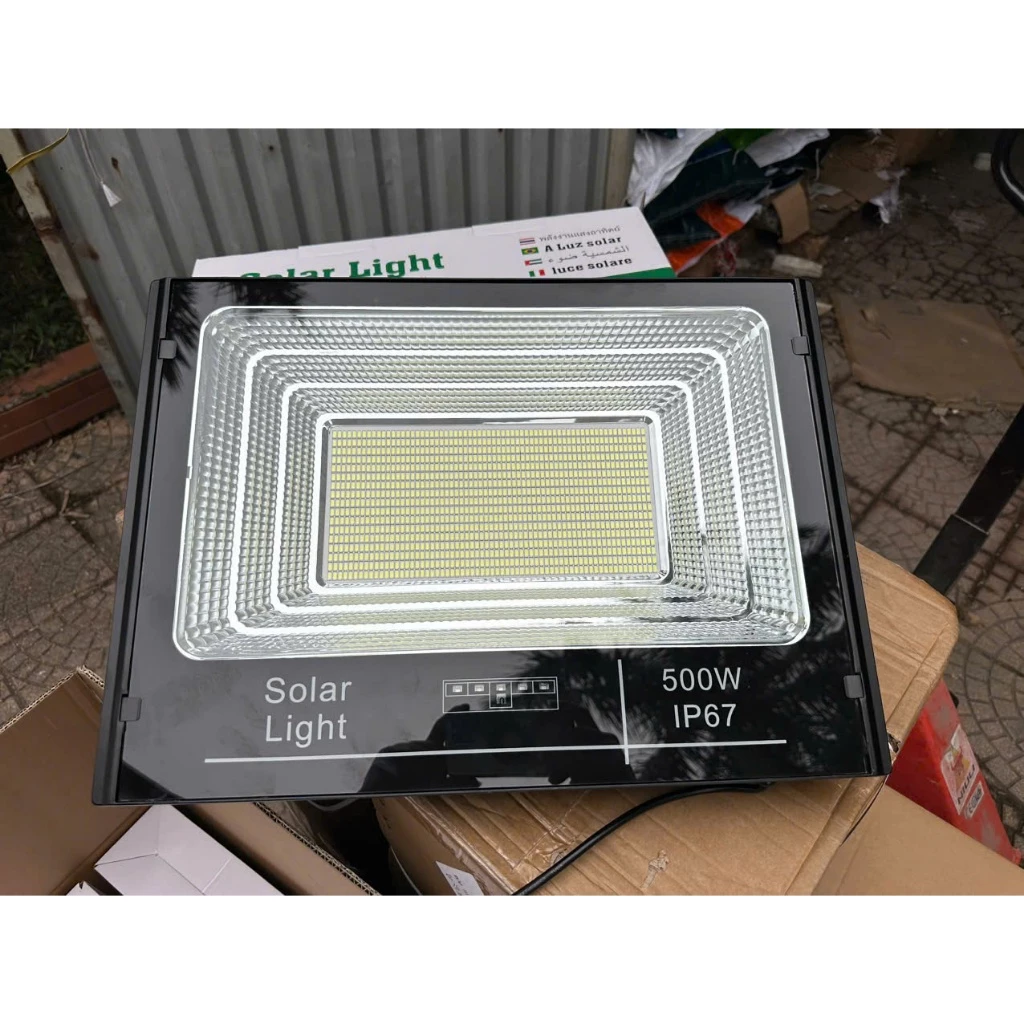 Đèn Năng Lượng Mặt Trời 500W - Vỏ nhôm - IP Chống Nước Tuyệt Đối ,sử dụng hoàn toàn NLMT