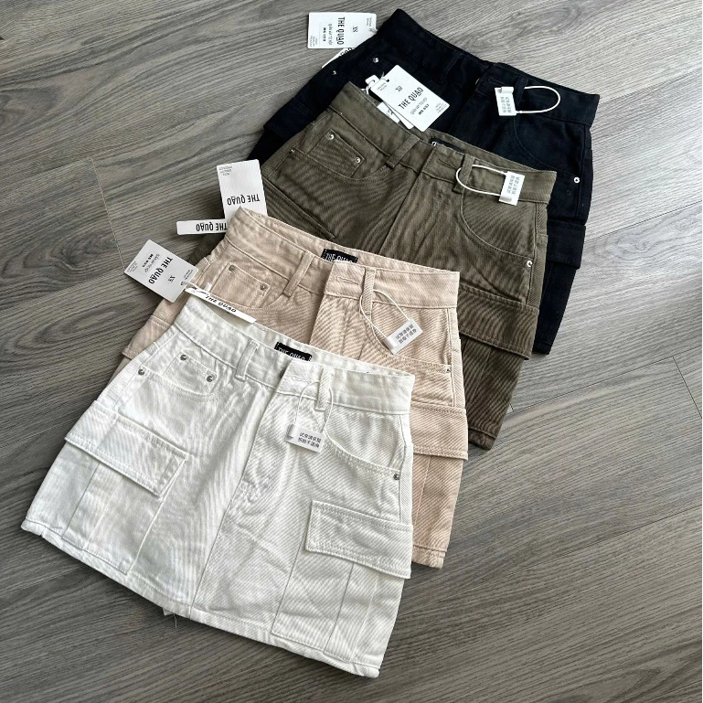THE QUẠO - Chân Váy Nữ Lưng Cao Túi Hộp Chất vải Jeans mềm mịn có quần trong R1304_414