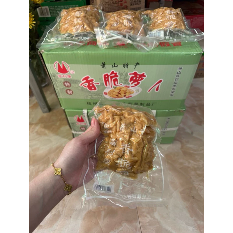 1 thùng(30 gói )củ cải muối 300gr/gói tứ xuyên thơm ngon (date mới)