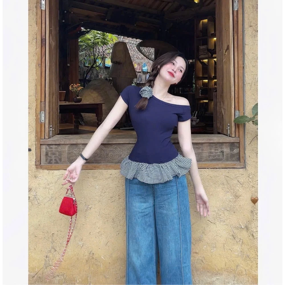Áo Thun Lệch Vai Ngắn Tay Nữ Phối Bèo Kẻ Điệu Đà Chất Liệu Cotton Mềm Mại Thoáng Mát BUN222 (Tặng Kèm Dây Buộc Tóc Xinh)