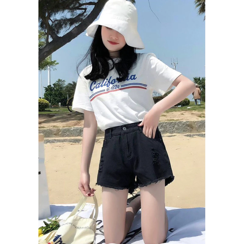 Quần short jean nữ đen rách nhẹ gấu tua rua | Quần short nữ form đẹp, tôn dáng, chất jean mềm co giãn
