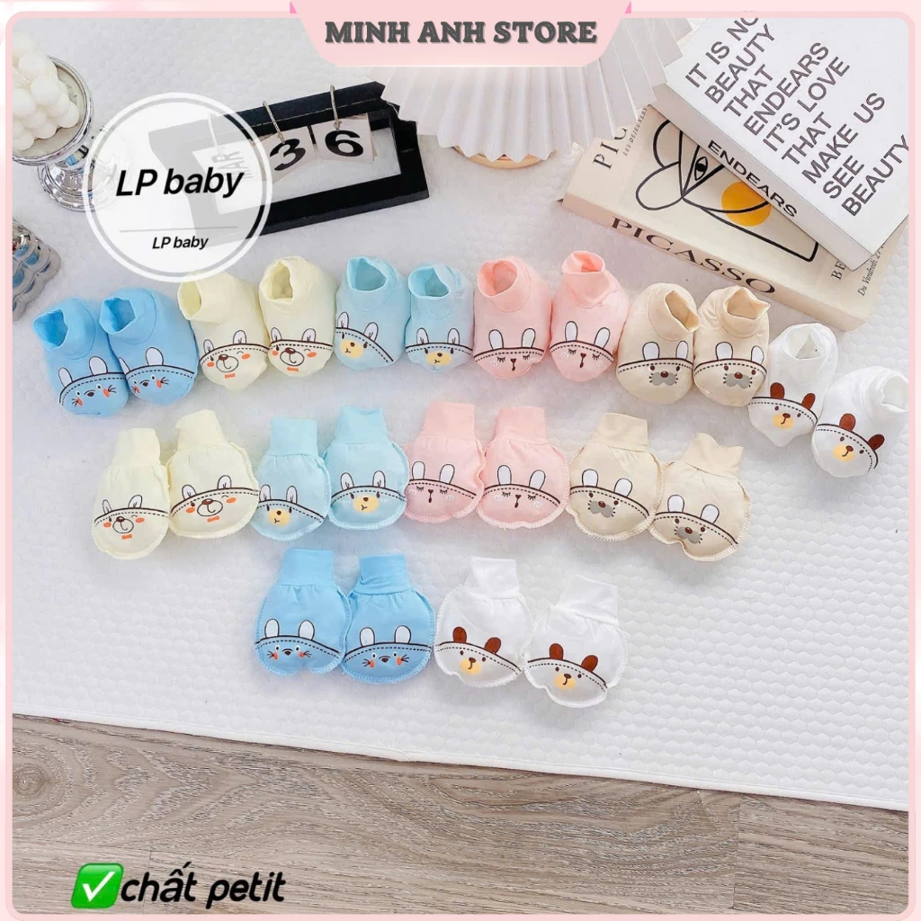 Sét bao tay bao chân cho bé sơ sinh vải thun petit cao cấp rất mềm mại và mát mẻ hình in xinh yêu