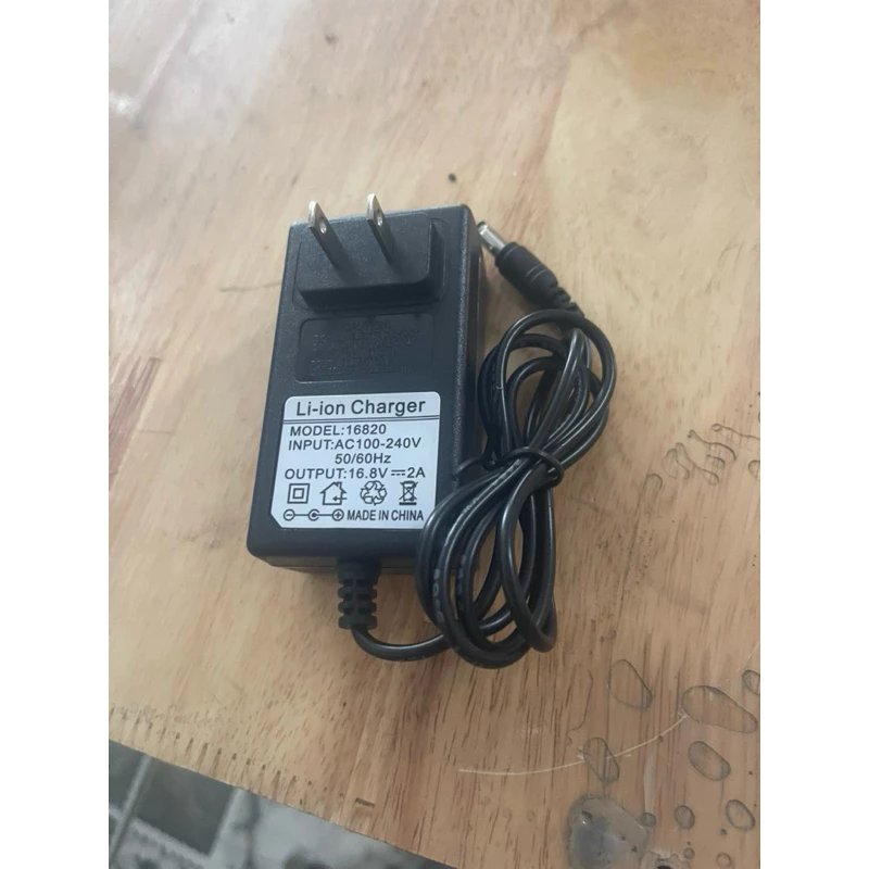 sạc 16.8v 2A