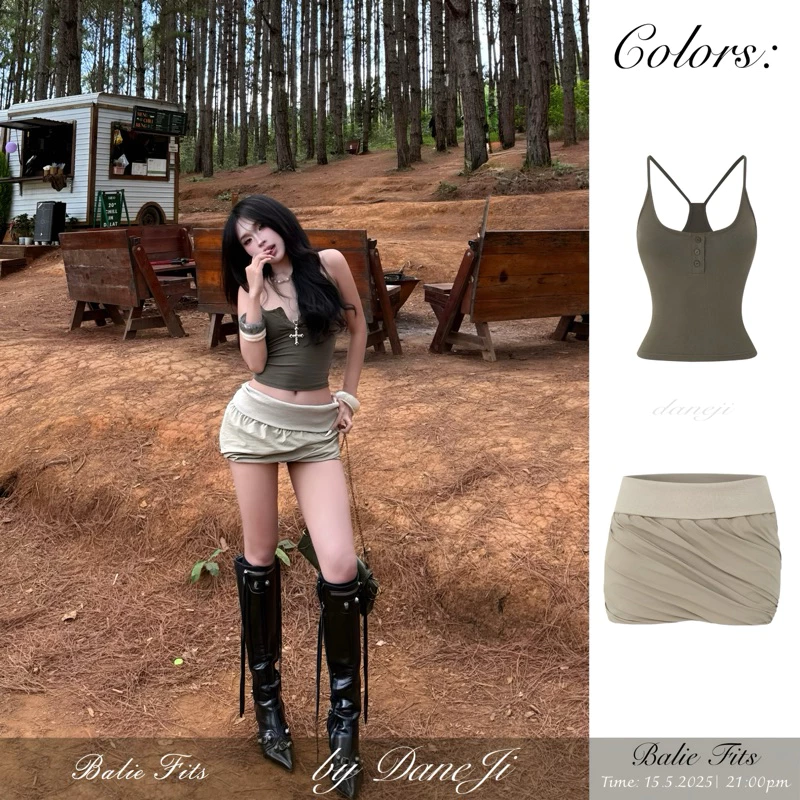 [ 𝐁𝐀𝐋𝐈𝐄 𝐅𝐈𝐓𝐒 ] Set áo hai dây đính nút - Chân váy dù dạng xoắn, set có 2 item đen và rêu | 𝐃𝐀𝐍𝐄𝐉𝐈