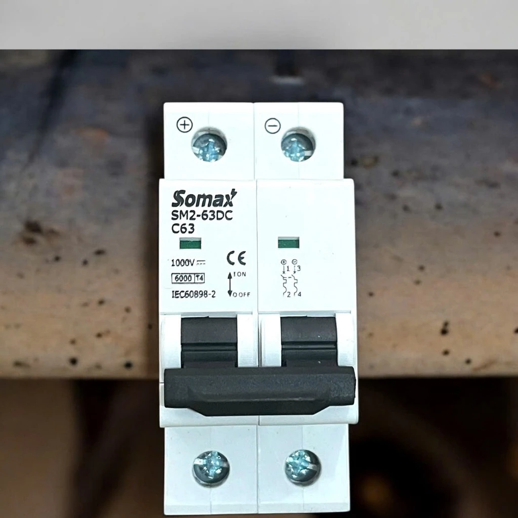 Attomat CB DC 2P 4P 1000V - át DC dùng cho điện năng lượng mặt trời SOLAR