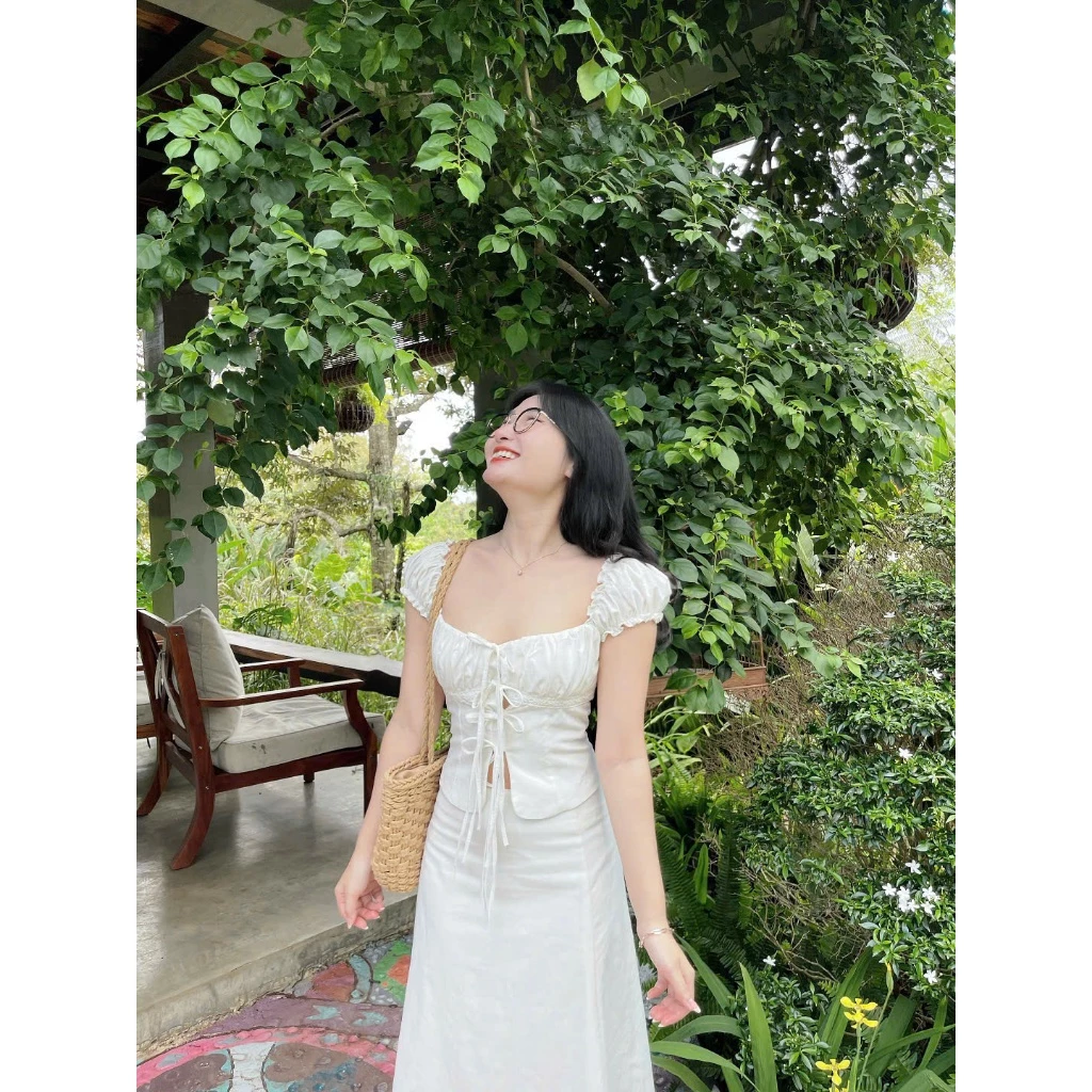 Áo Tay Bèo Xẻ Tà Ren Viền Ngực [Một Mẩu House]
