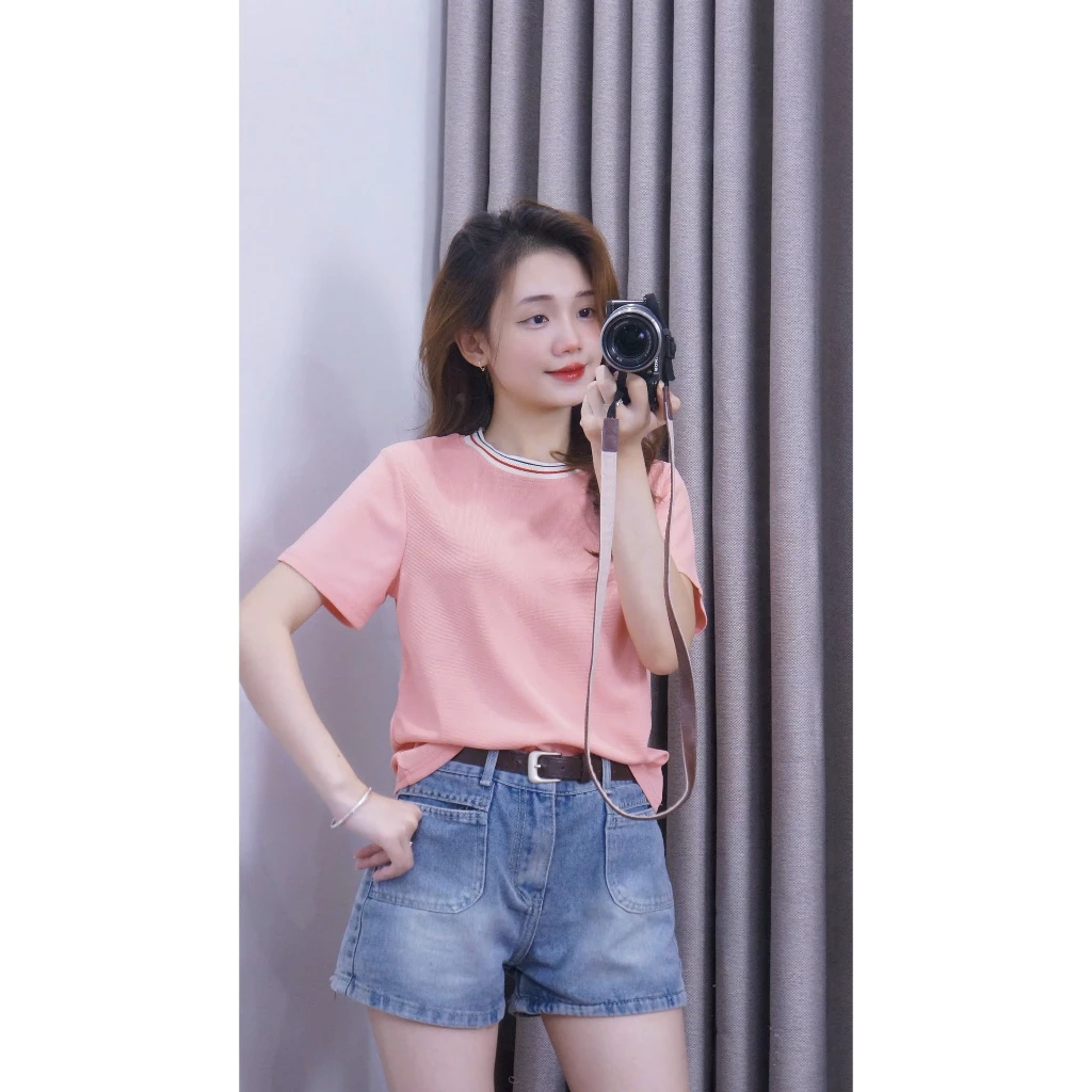 Áo cổ tròn trơn phối viền kẻ dễ mặc .thích hợp đi chơi ,picnic ,dạo phố ,chất vải tổ ong mịn ,from vừa(M15)