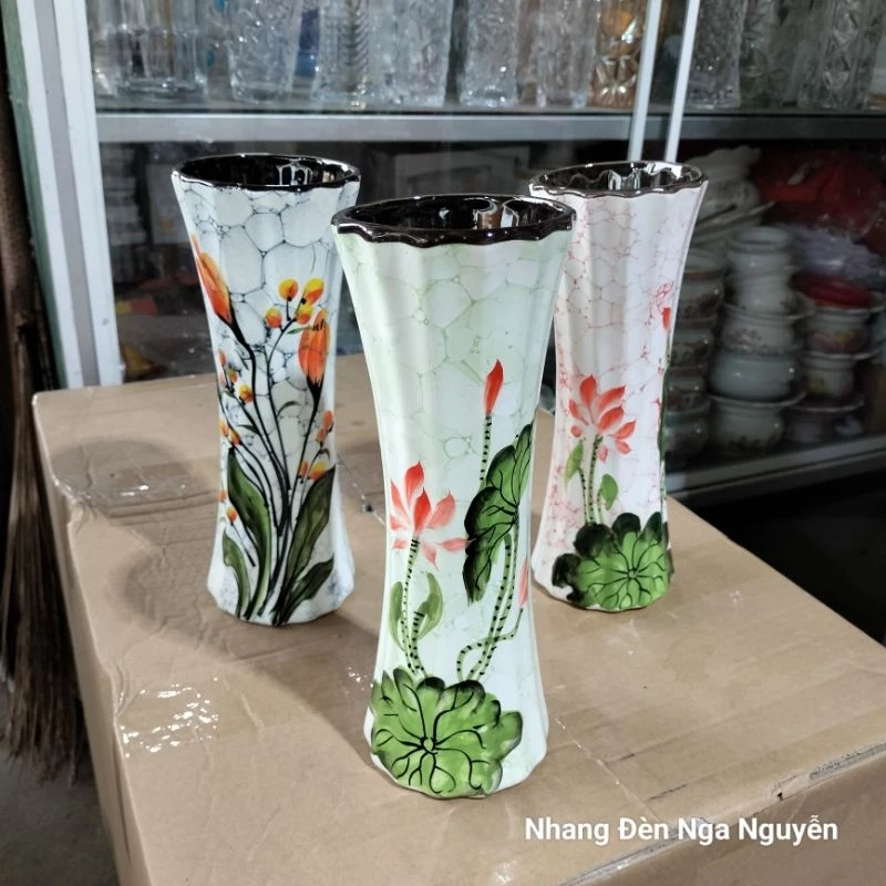 Lọ hoa gốm sứ hoạ tiết hoa sen/Bình cắm hoa trang trí dáng eo