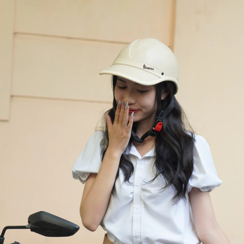 Mũ bảo hiểm Lưỡi Trai Đai Da Be sữa, nón bảo hiểm thời trang nửa đầu có khoét sau buộc tóc cho nữ - Minh Khôi Shop