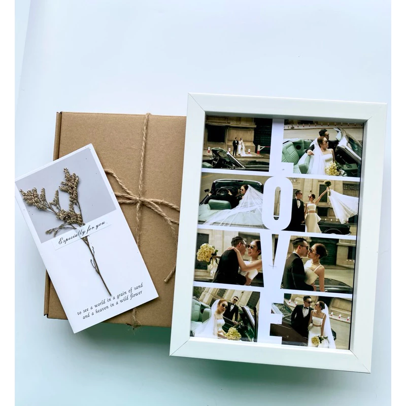 In ảnh theo yêu cầu khung hình size 15x21 - Có đế để bàn và móc treo - Phù hợp làm quà tặng kỉ niệm