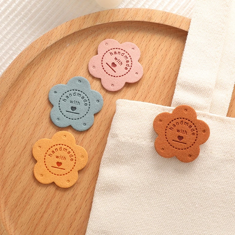 Tag Da In Chữ Handmade Hình Bông Hoa Trang Trí Khăn Quàng Cổ, Mũ Len, Khăn Len, Túi Ví - LYLYCRAFT