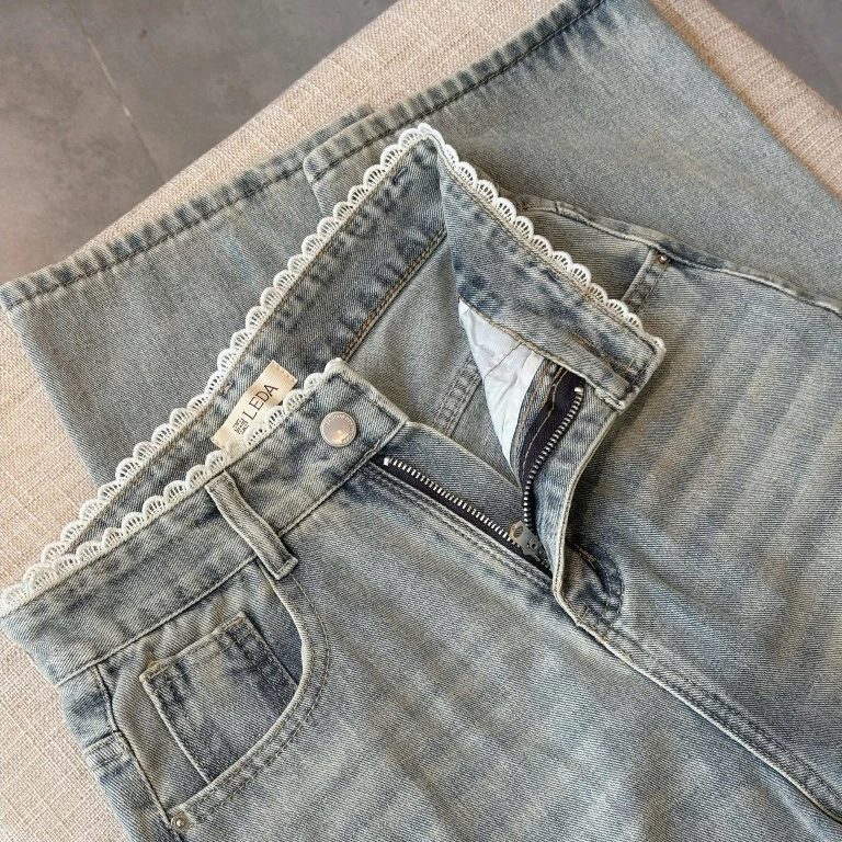 Quần Jean Ống Suông Phối Ren Lưng Cao Nữ LEDA Quần Bò Rin Ống Rộng Nấm Lùn