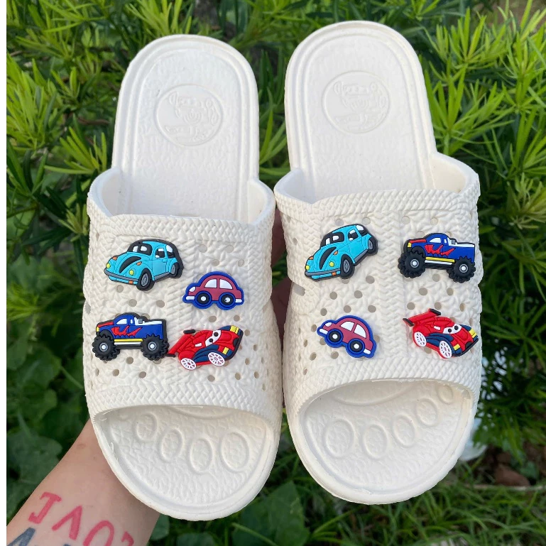 Dép Tổ Ong Eva - Dép Nam Nữ Gắn Sticker Ngẫu Nhiên Dễ Thương, Dép Đi Trong Nhà, Nhà Tắm Văn Phòng đang được đối chiếu cho người mua tại Việt Nam