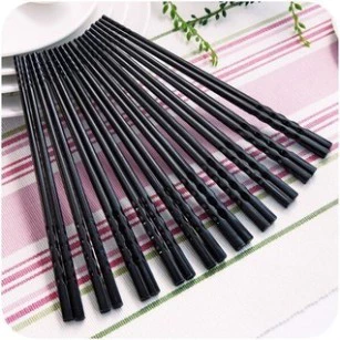 COMBO 5 - 10 Vỉ (50-100 đôi) đũa nhựa đen kháng khuẩn xoắn 2 Đầu Chống Trượt Sang Trọng Chất Lượng Cao BA9