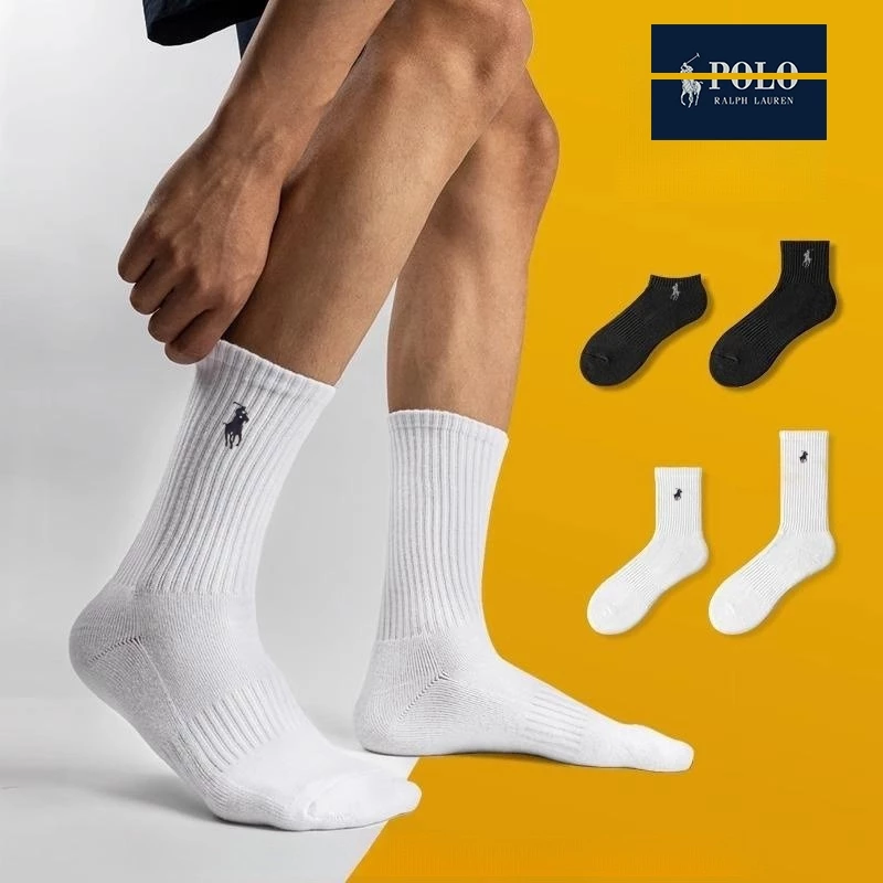 Tất POLO cao cấp có đệm lót bàn chân phù hợp chơi thể thao với chất liệu Coton trắng sáng mềm nhẹ thúm hút mồ hôi