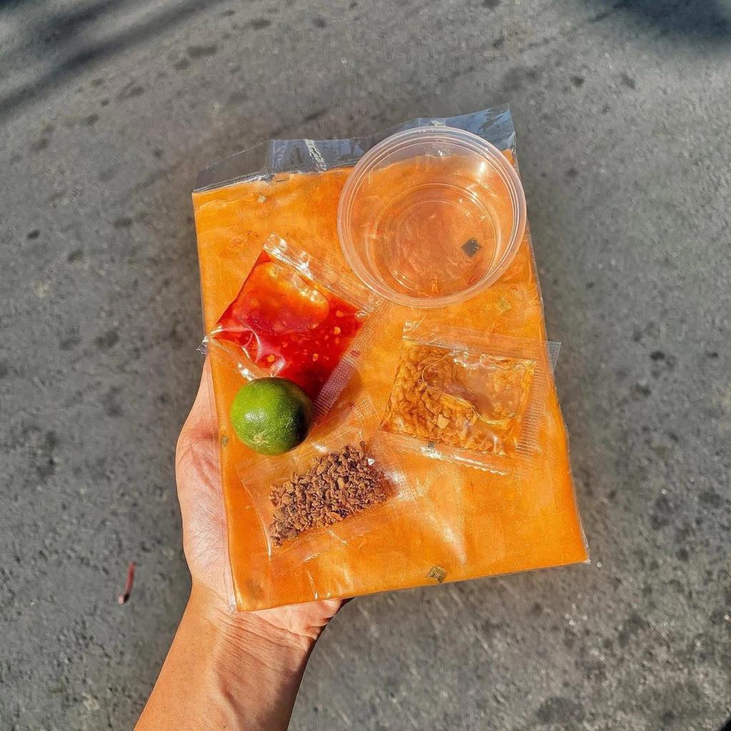 Bánh tráng dẻo tôm sate tỏi phi siêu cay
