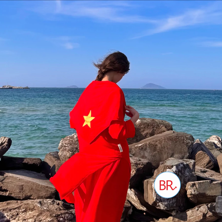 [Giá Sỉ Hàng Loại 1] Set 10 Khăn Quàng Đỏ Ngôi Sao Vàng Nhũ Da 2 Lớp–Khăn yêu nước Phụ Kiện Diễu Hành,Quốc Khánh 02792-2