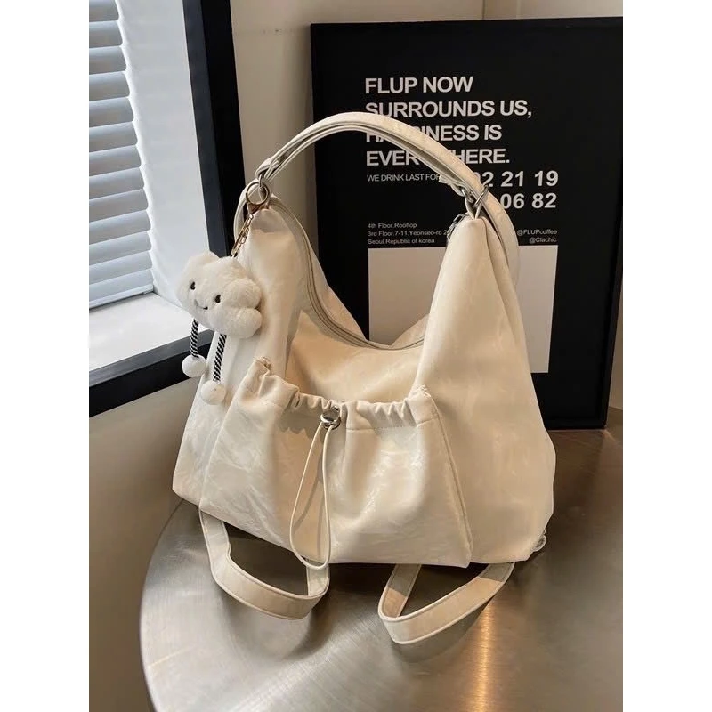 Túi xách nữ đeo chéo đeo vai basic trẻ trung túi tote công sở da nhung kèm charm BABUMAP _TDC373