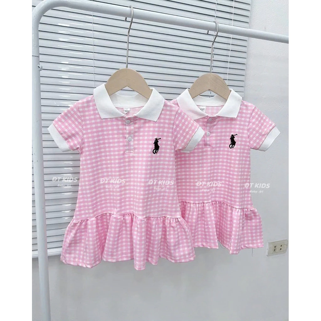 quần áo trẻ em, váy polo kẻ hồng thêu ngực cho bé gái