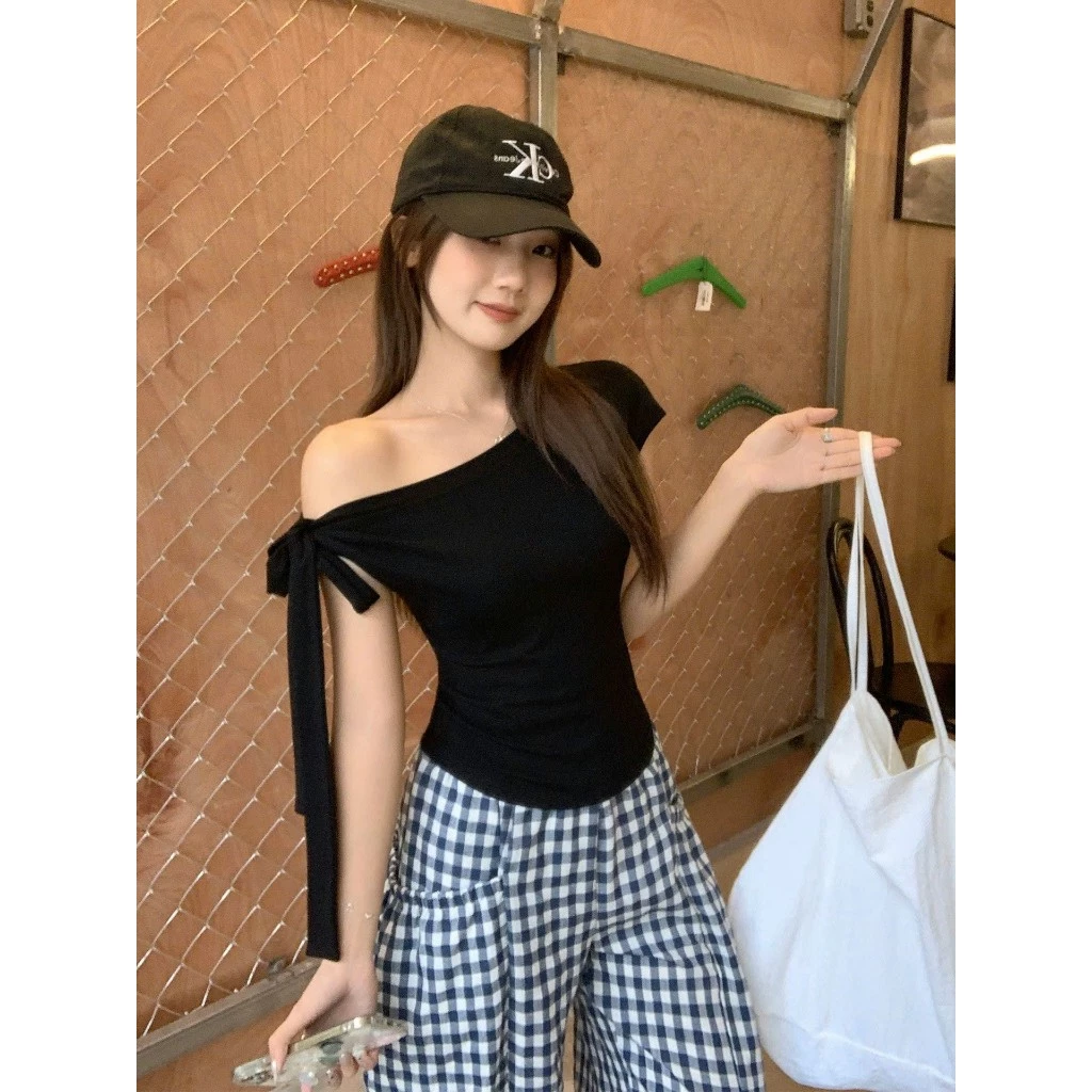 Áo Croptop Kiểu Trễ Vai Kèm Dây Thắt Nơ Xinh Xắn Sang Chảnh