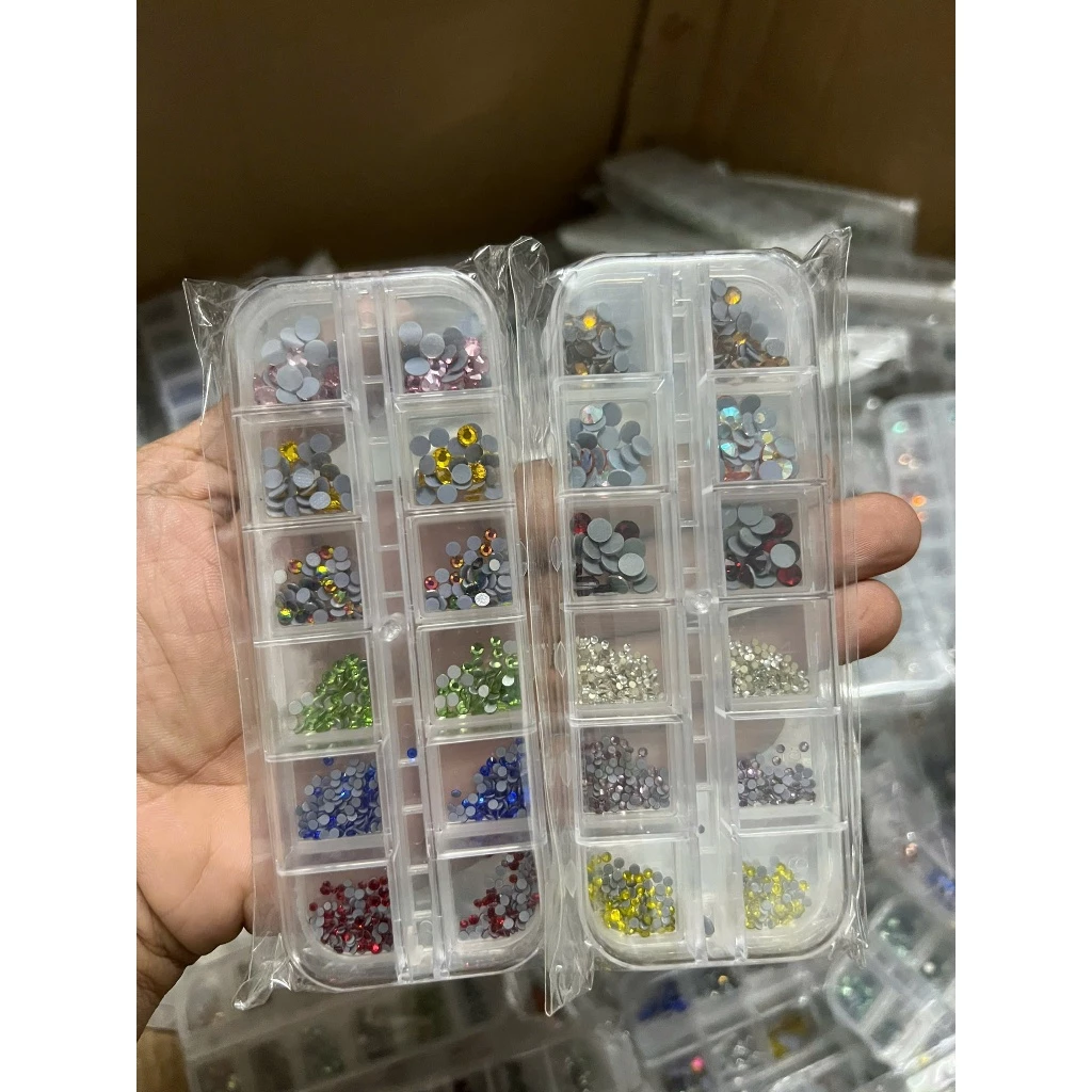 Đá 12 Ô Mix Màu Mix Size Đủ Các Màu ( Giao Màu Ngẫu Nhiên )