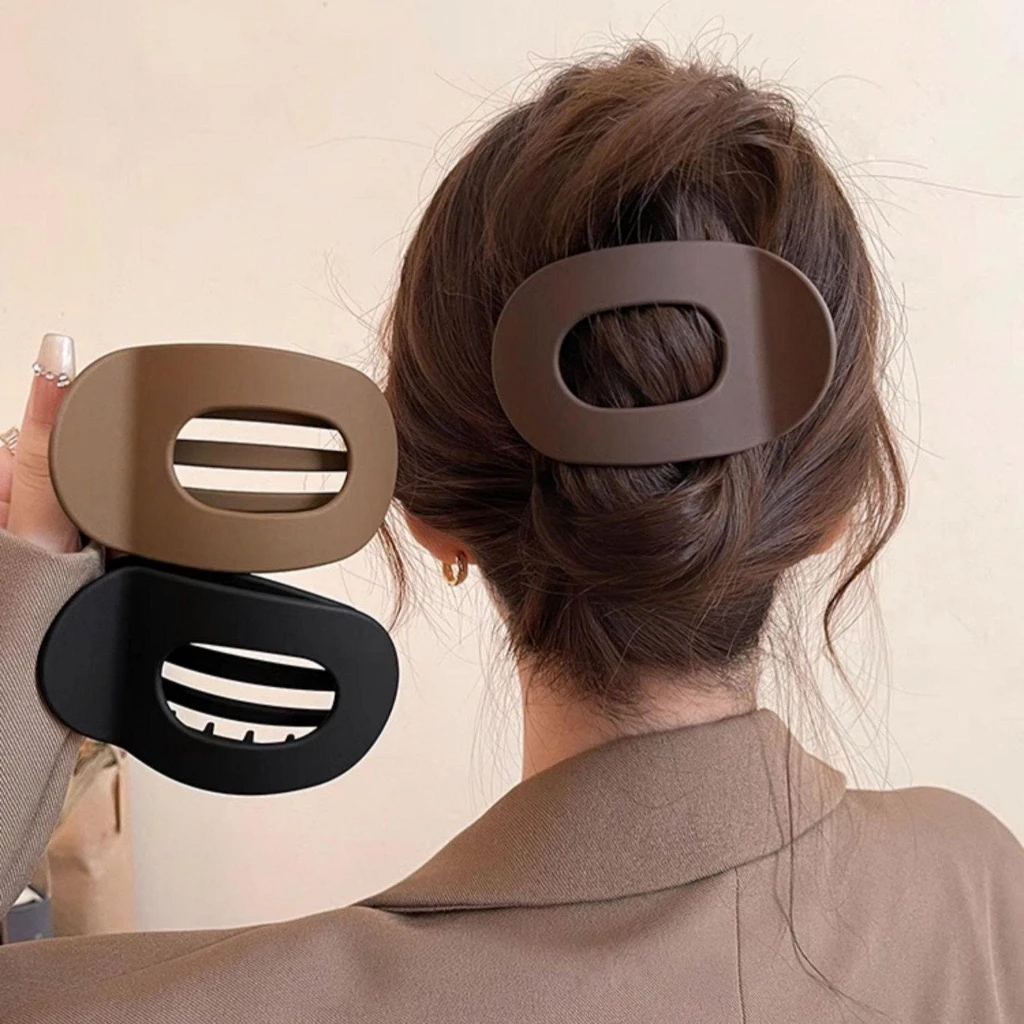Kẹp Tóc Bản Tròn Dạng Dẹt Mới – Kẹp Càng Cua Ép Tóc Chắc, Thiết Kế Uốn Cong Thoải Mái, Ôm Sát Đầu 6828