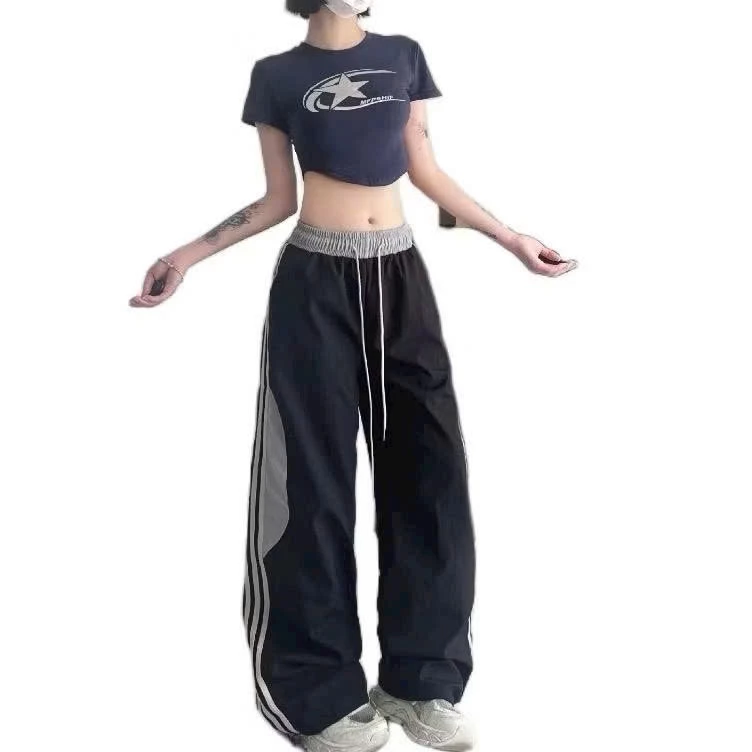 Quần Ống Rộng Chất Dù Gió Nhăn Rút Lai Lưng Thun Phối Sọc Đen Xám Freesize Dưới 62 Kg Top Hot Nam nữ Thời Trang Hiện Đại