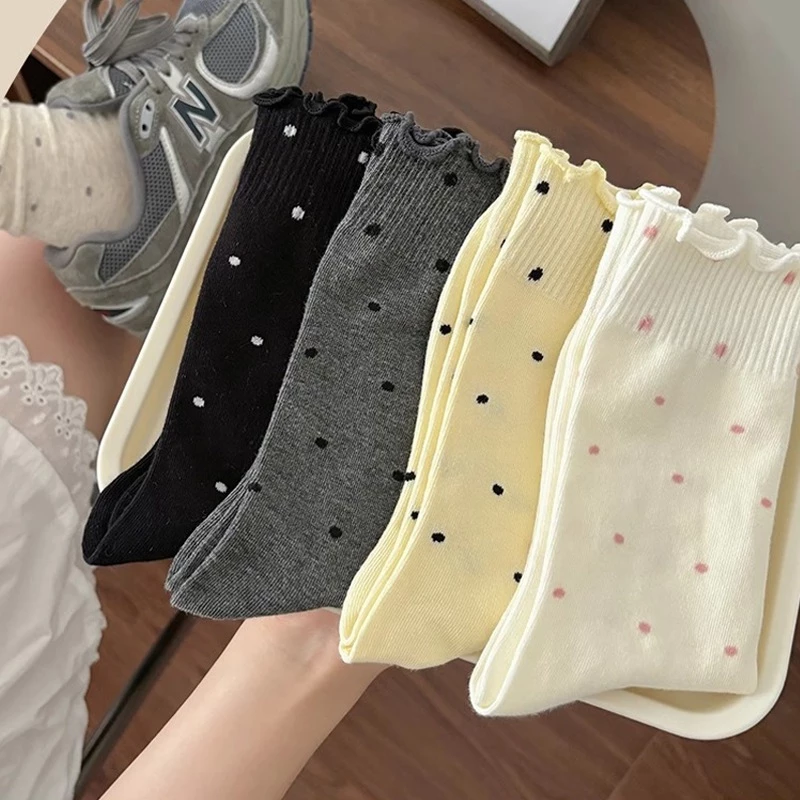 Tất vớ nữ họa tiết chấm bi chất liệu cotton thấm hút mồ hôi dành cho nữ Bi32