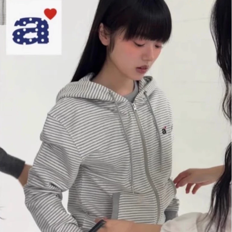 Hàn Quốc aeae sọc mũ T lười biếng gió thư thêu cardigan áo khoác nữ trùm đầu T