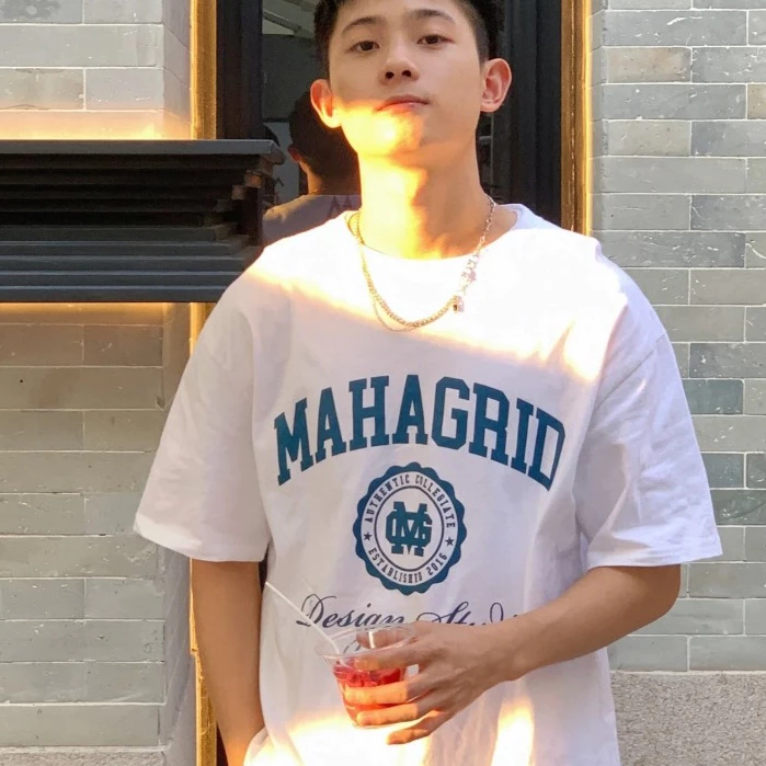 Mahagrid  Tay áo ngắn MGD Tay áo ngắn, chữ viết nguệch ngoạc, đá ngắn, đá tròn, Doãn Tịnh Hán. tee  Vòng cổ T Áo thun na