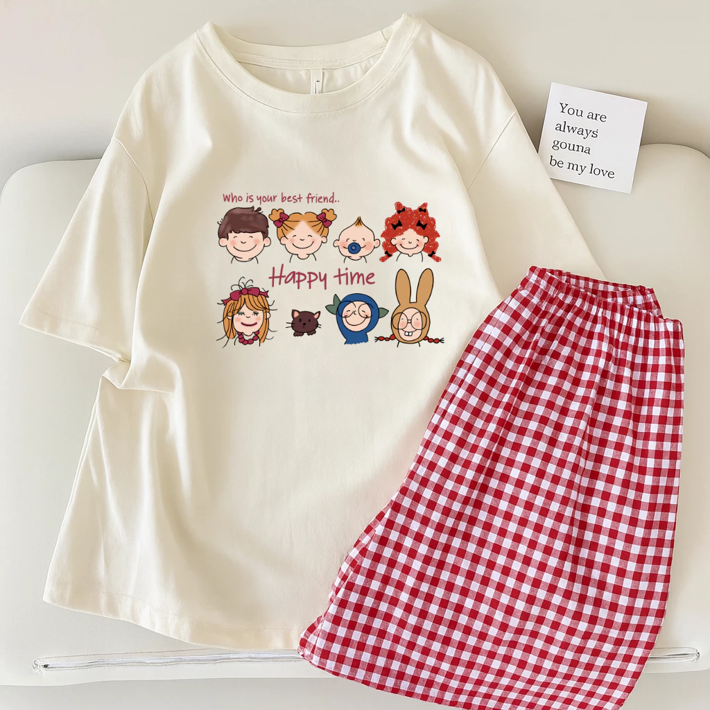 Set Bộ Quần Đùi Đỏ Áo Cotton Be  in hình HAPPY TIME xinh xắn - Bộ đùi mặc nhà mùa hè mát mẻ xinh xắn