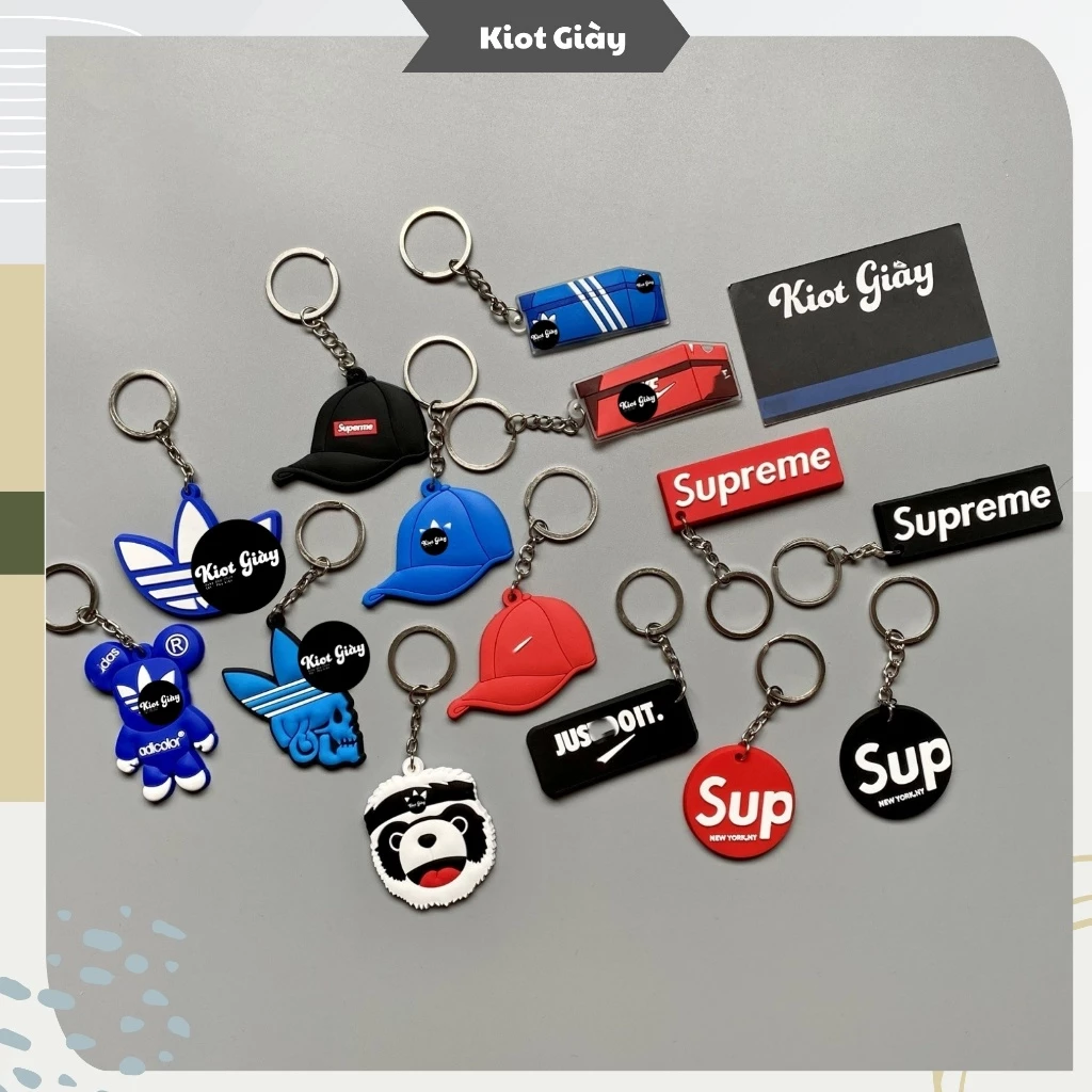 Móc khoá NK AD - Móc chìa khoá chữ Supreme chất liệu cao su PVC dẻo bền đẹp