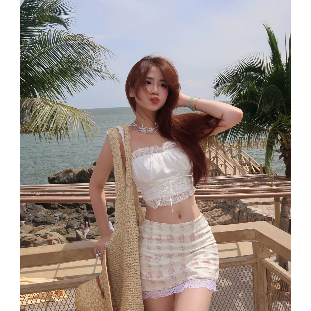Chân váy hoa nhí dáng chữ A viền ren