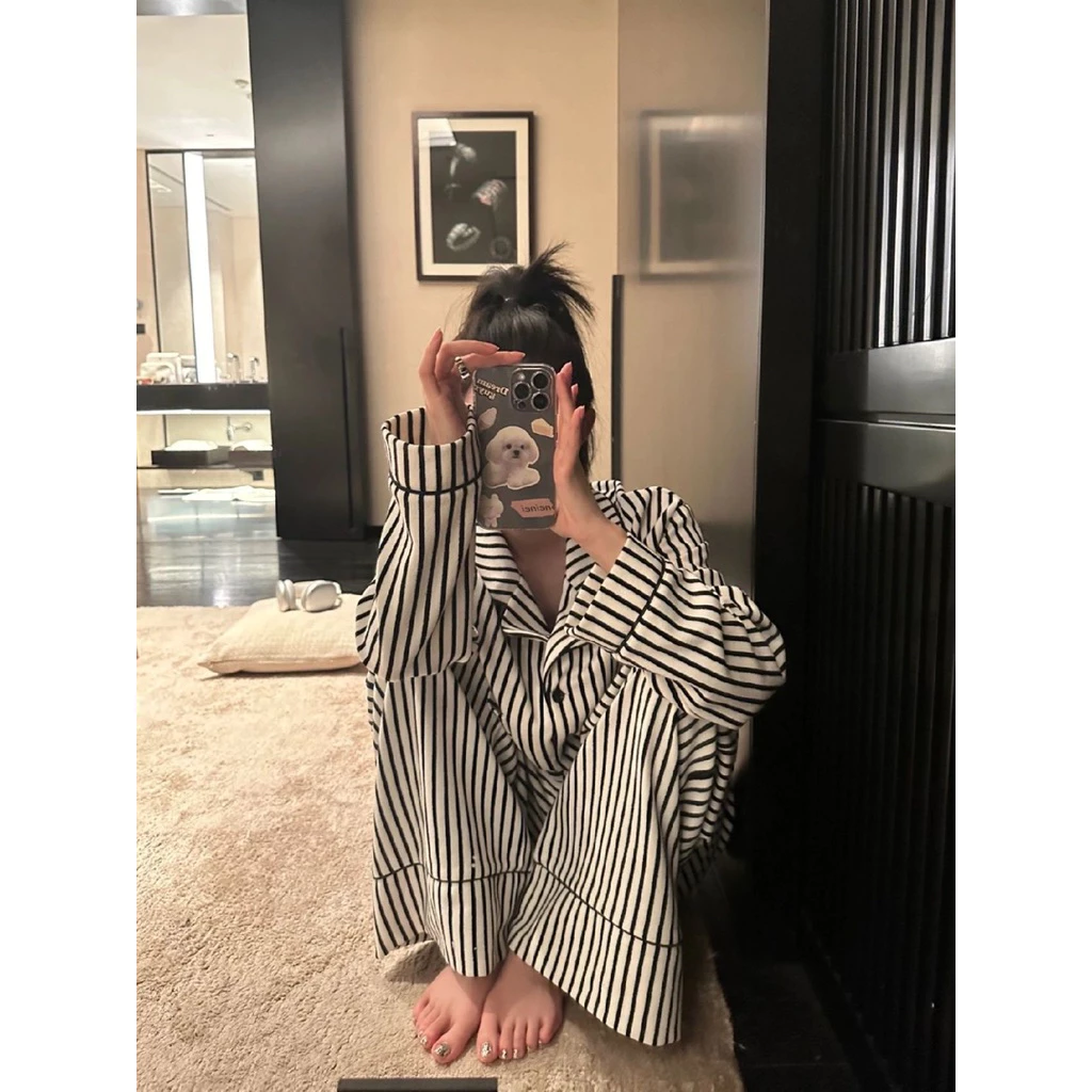𝐂𝐡𝐚𝐫𝐥𝐨𝐭𝐭𝐞.𝐨𝐝_ Set Bộ Ngủ Pijama Dài Tay Hoạ Tiết Kẻ Sọc Đơn Giản Trẻ Trung