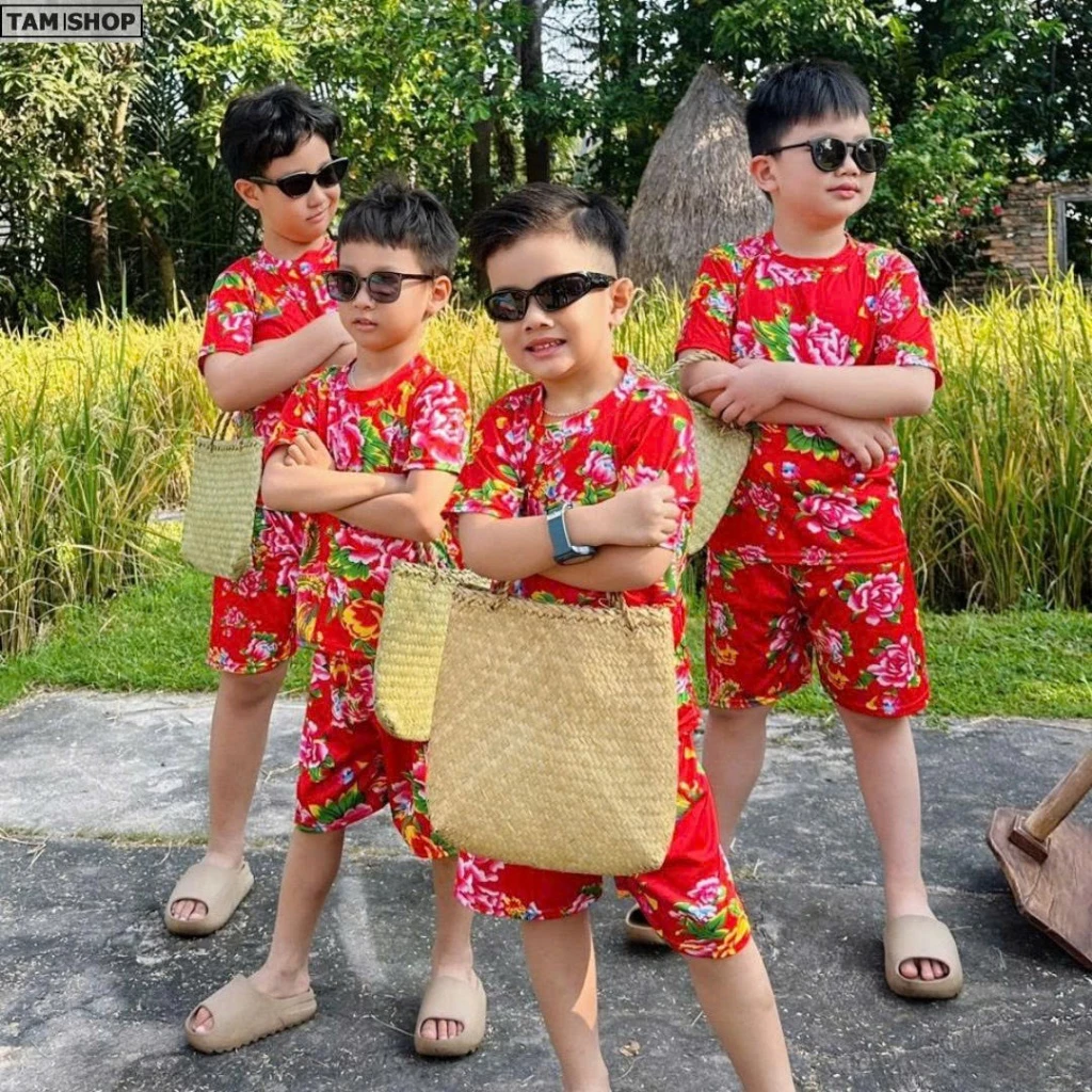Bộ quần áo con công đỏ khăn trải bàn tết tất niên nguyên đán mặc nhóm gia đình 5 size 10-100kg KL7