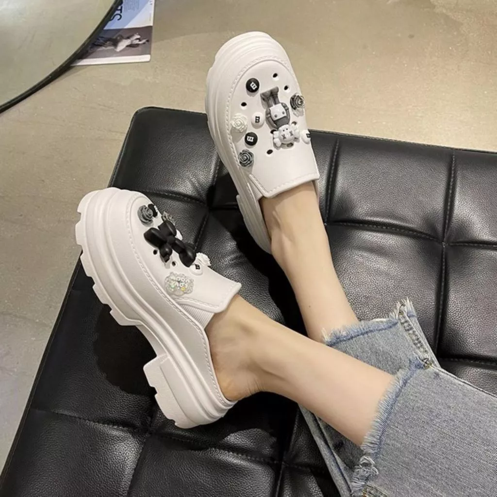 [Tặng Kèm Hình Gắn Dép] Dép Sục Nữ, Dép Bít Mũi Đế Cao Tôn Dáng Size 36-41 Giay zep Store-DSL