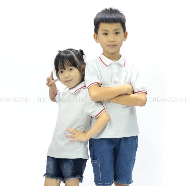 Áo Thun Có Cổ Polo Trẻ Em THOITRANG24H Màu Trắng Viền Sọc Đỏ Vải Cá Sấu Mè Mềm Mịn Nhẹ Mát Cho Bé