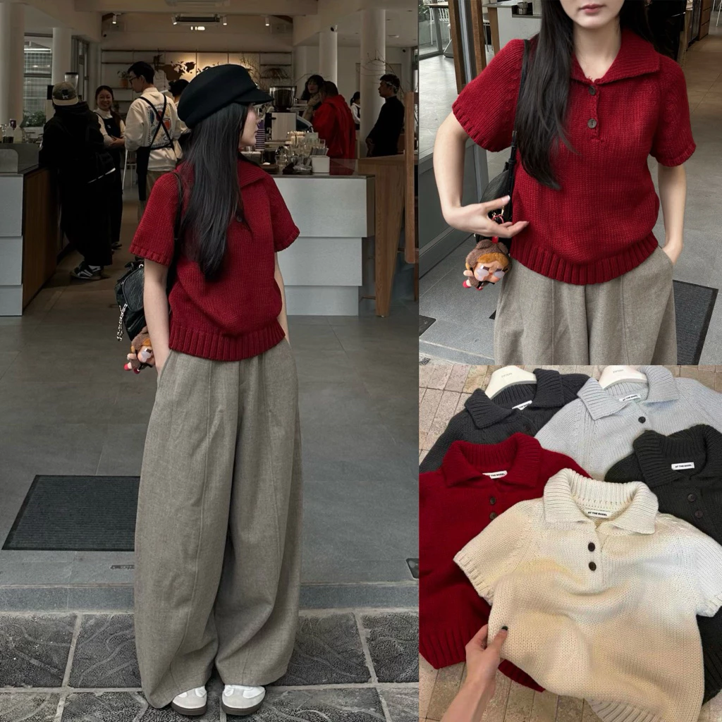 𝗦𝘁𝗲𝗲𝘇𝘆 • Áo Polo len trơn cộc tay chuẩn L1 tag 𝑨𝒕 𝒕𝒉𝒆 𝒈𝒂𝒃𝒆𝒍 vai chéo cúc nâu form rộng, áo len xuân hè cho nữ L2793