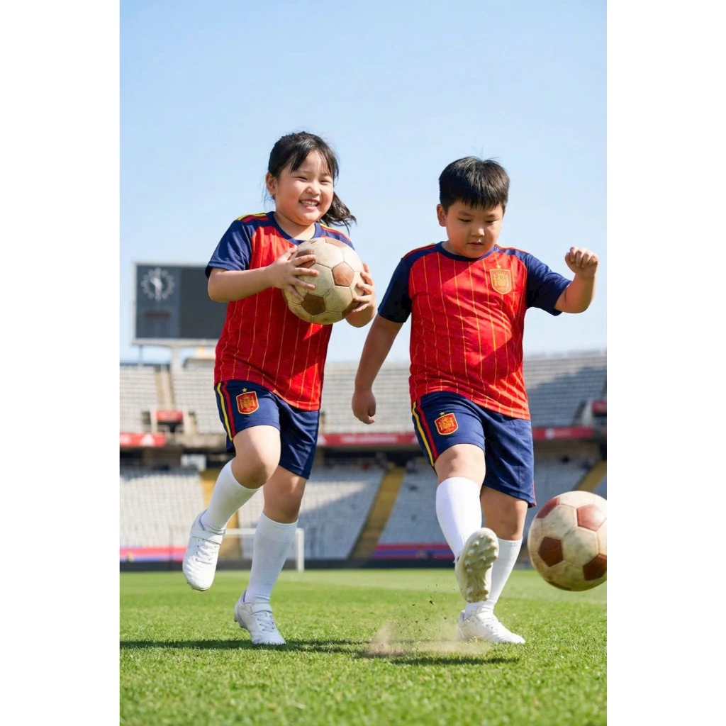 Bộ Quần Áo Đá Banh Tây Ban Nha Đỏ Trẻ Em (Nhận In Tên Số) Thun Mè Cao Cấp Logo Thêu Kids Top Sport