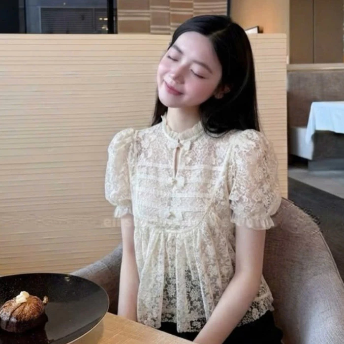 lyn- ÁO CỘC TAY REN CAO CẤP BE KEM ĐÍNH 3 NƠ NỮ