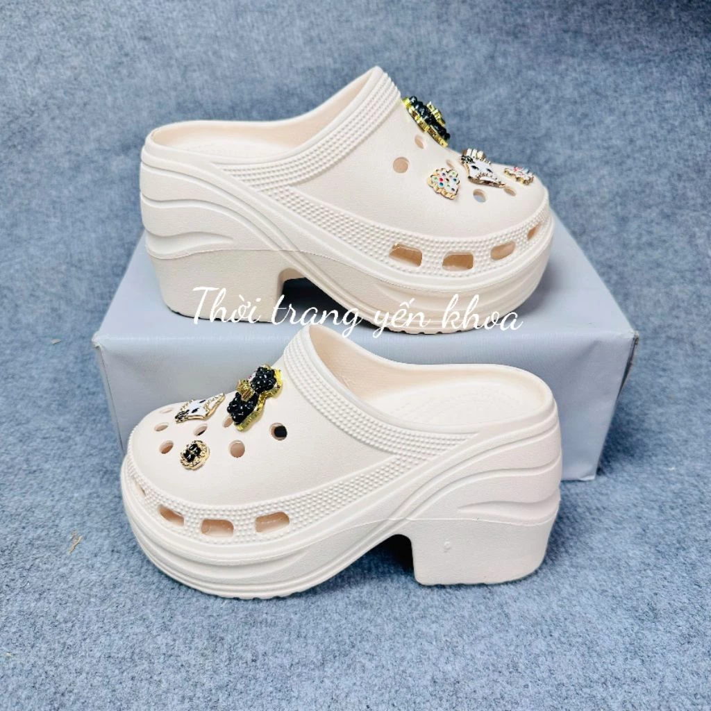 ( Hàng QC )Dép Sục Nữ ,Đế Cao 9 Cm Tăng Chiều Cao ,Gắn Nhiều Cham Xinh Chất Cao  su Mềm
