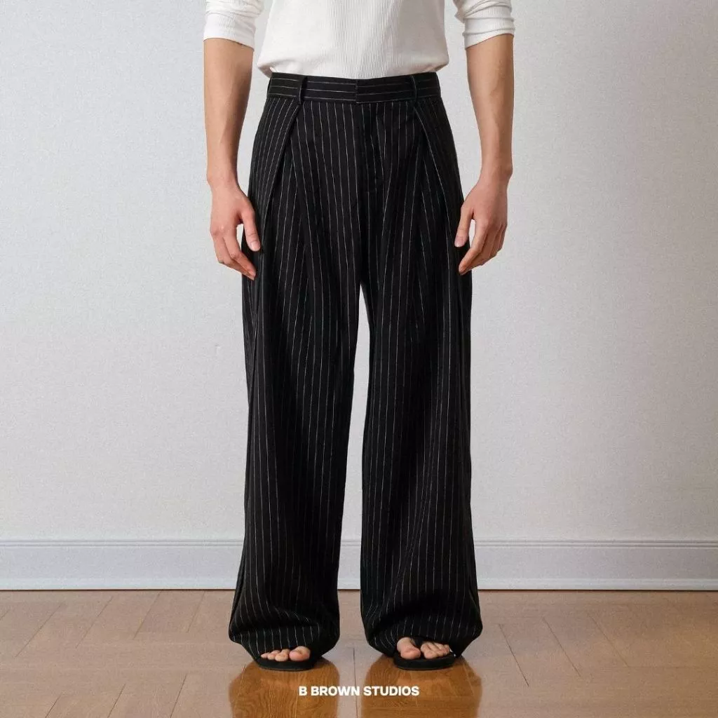 Quần Âu Nam B Brown Kẻ Sọc Li Vát Chéo Ống Rộng Phủ Giày - Striped Wide Leg Trousers