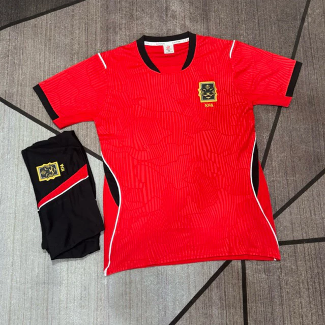 Bộ Quần Áo Đá Banh Hàn Quốc Đỏ 2025 (Nhận In Tên Số) Thun Mè Cao Cấp Logo Thêu Nam Nữ Top Sport