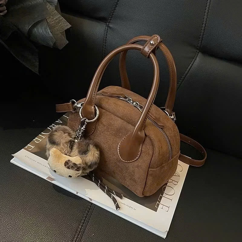 Túi xách nữ đeo chéo đeo vai basic trẻ trung túi công sở kèm charm mèo kitty BABUMAP _ TDC055