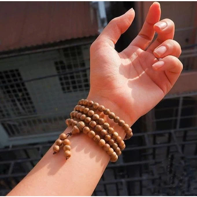 Vòng 108 hạt gỗ tự nhiên chuỗi 108 hạt loại 6mm may mắn bình an thủ công tự nhiên nam nữ đeo