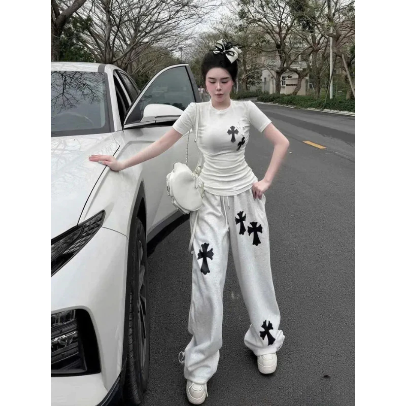 Set Bộ Nữ Áo Thun Body Chữ Thập Quần Suông Ống Rộng Họa Tiết Cross Cá Tính Streetwear