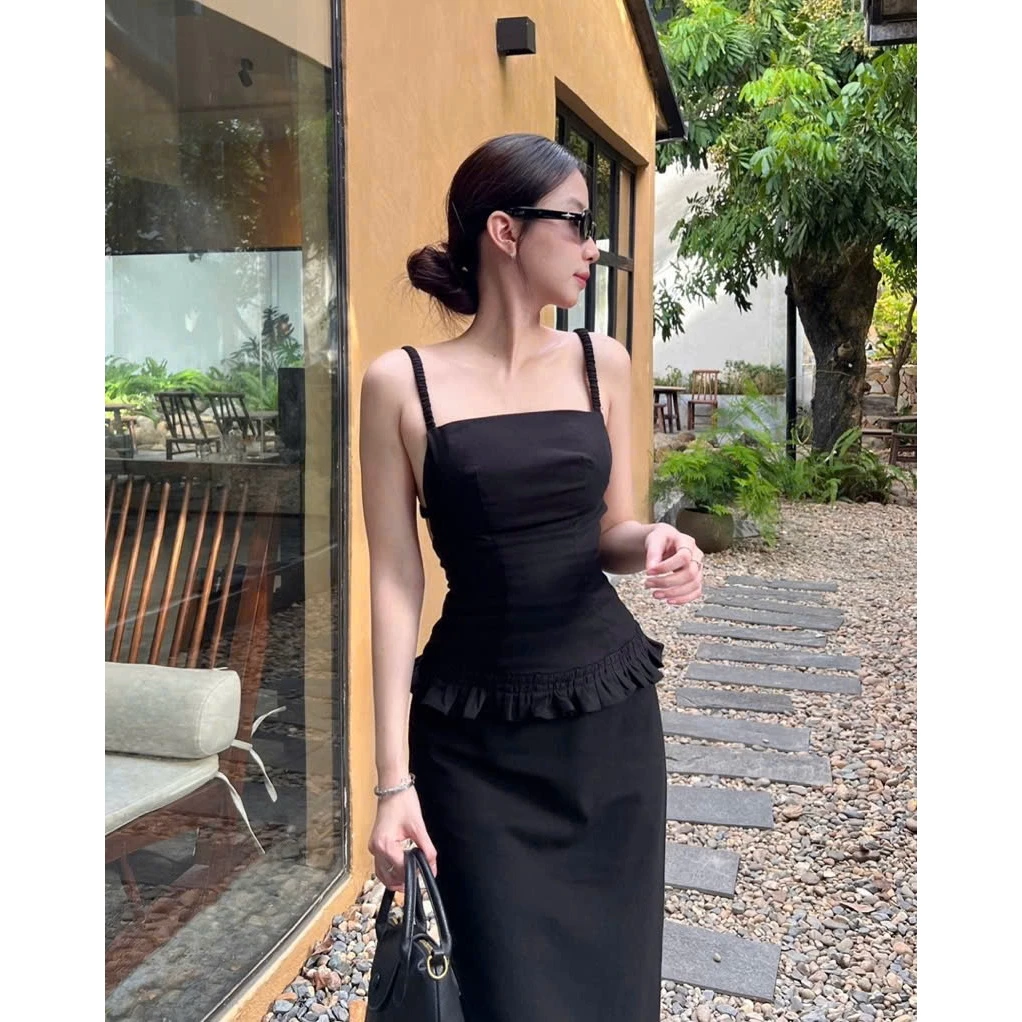 ĐẦM ĐEN BODY HAI DÂY HỞ LƯNG PHỐI BÈO EO SANG TRỌNG