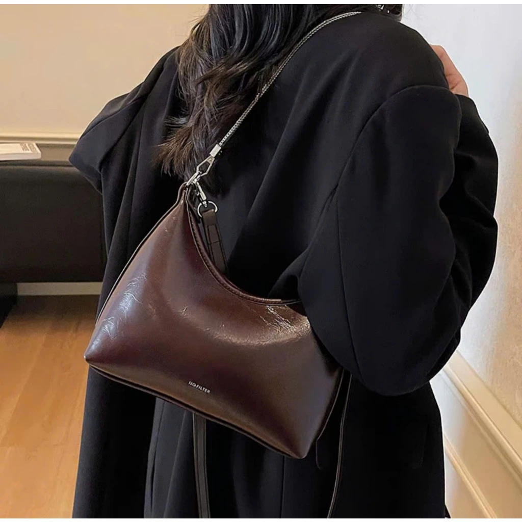 Túi xách nữ đeo chéo đeo vai basic trẻ trung túi công sở da bóng phối dây xích BABUMAP _ TDC273